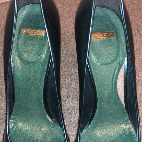 Metallic teal mermaid pumps size 6 🧜🏽‍♀️🤍 - Picture 10 of 17